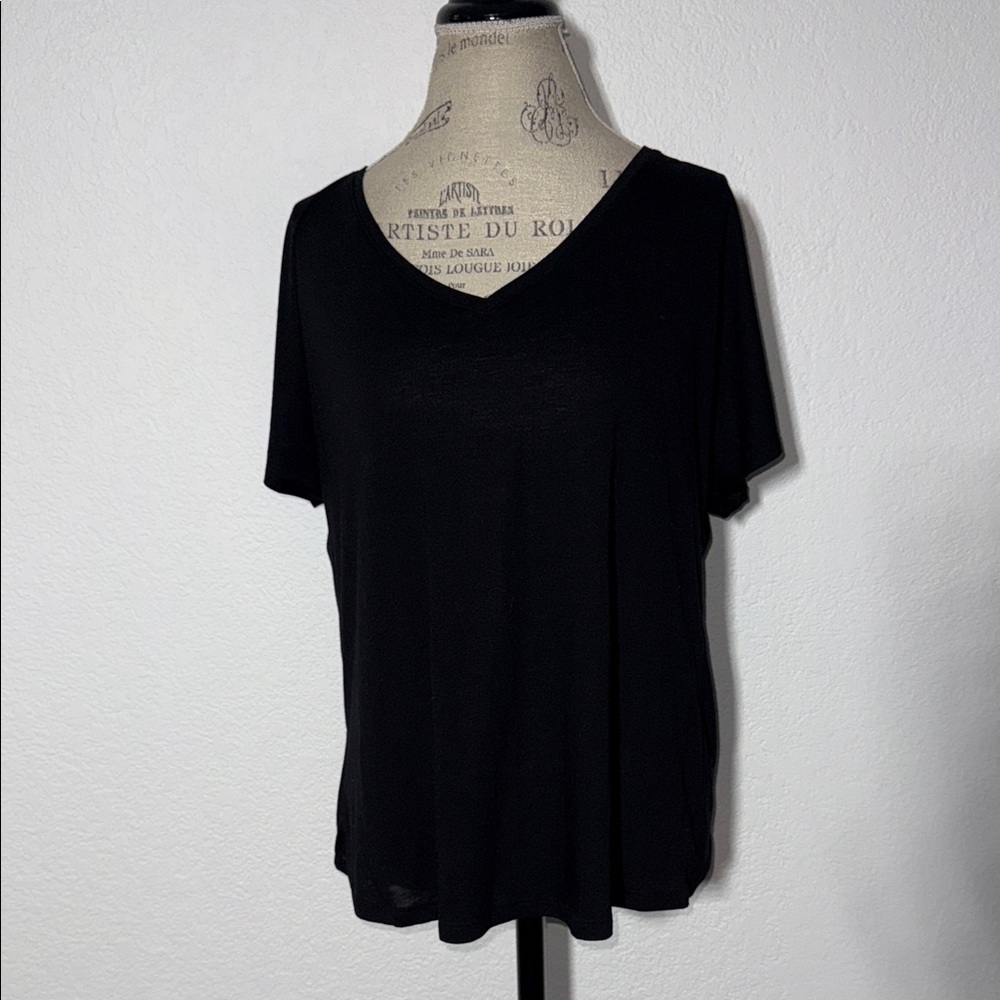 Old Navy Black Short Sleeve Tee